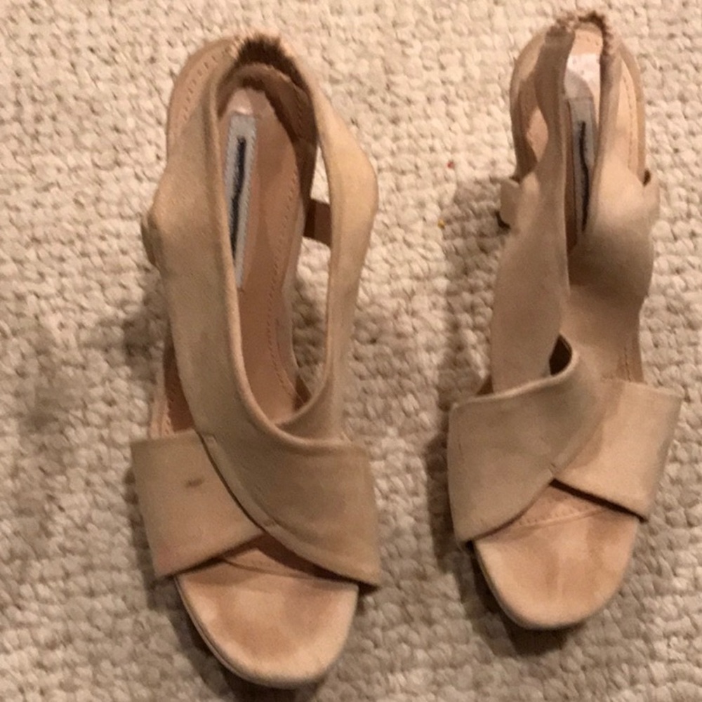 Beige stellettos sandals
